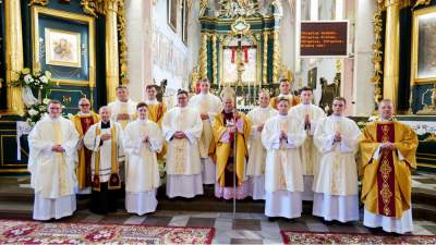 15 alumnów tarnowskiego seminarium przyjęło święcenia diakonatu