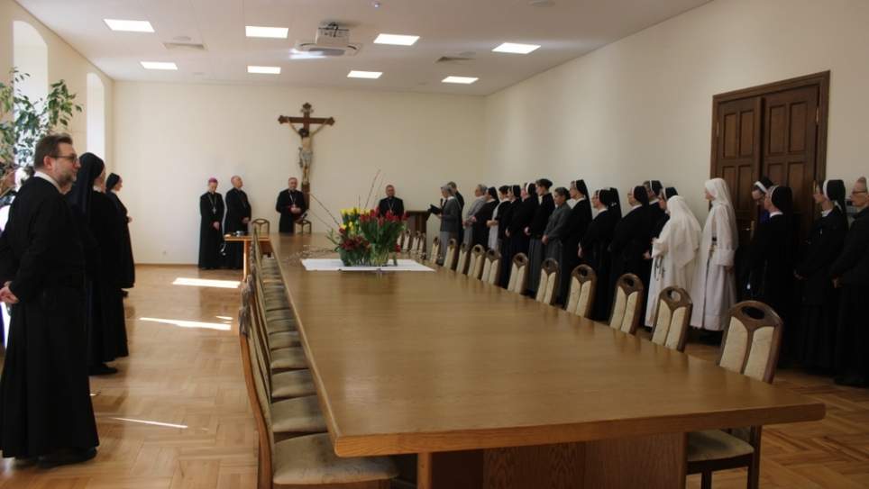 Bp Andrzej Jeż podziękował osobom konsekrowanym za pomoc dla uchodźców