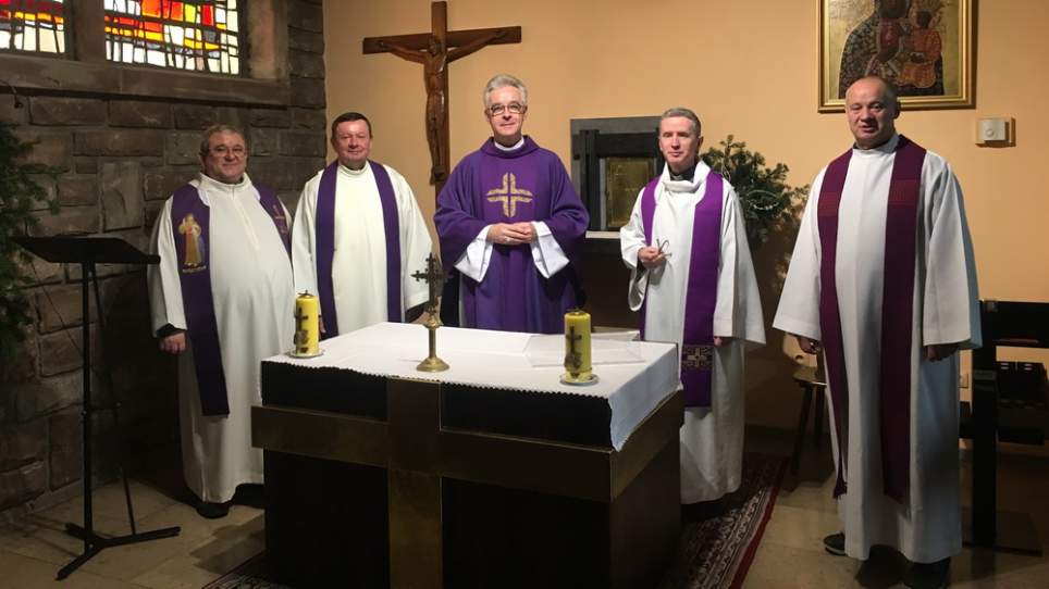 Wizyta bpa Wiesława Lechowicza we Francji i spotkanie z tarnowskimi kapłanami