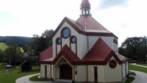 Śnietnica: Kilkanaście lat czekali na Kościół - transmisja w RDN