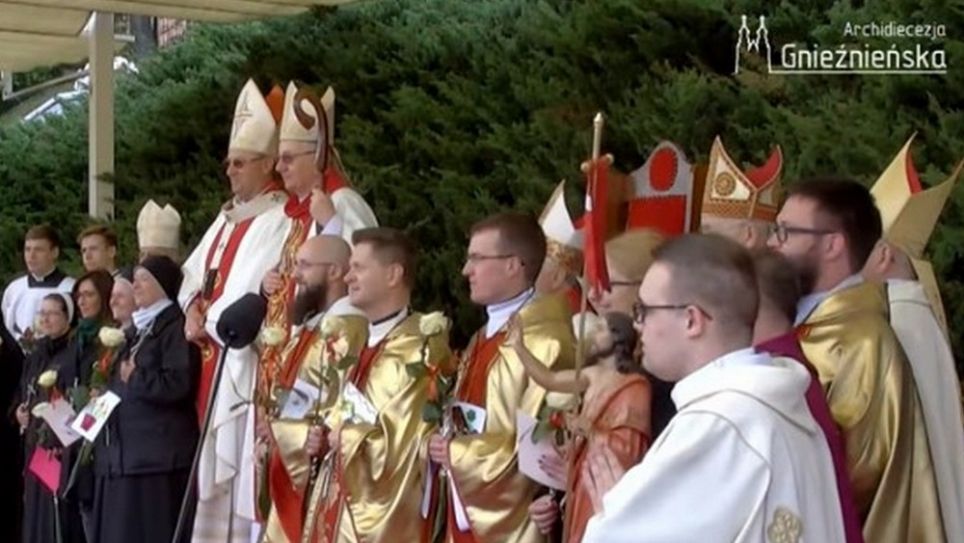 Tarnowscy kapłani dostali misyjne krzyże